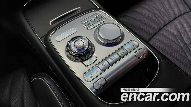 Genesis G90 2023 — Photo 31/35