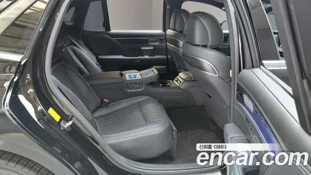 Genesis G90 2023 — Photo 20/35