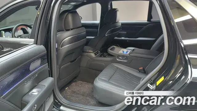 Genesis G90 2023 — Photo 26/35