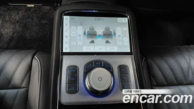Genesis G90 2023 — Photo 13/35
