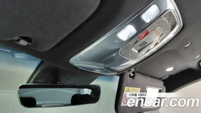 Genesis G90 2023 — Photo 6/35