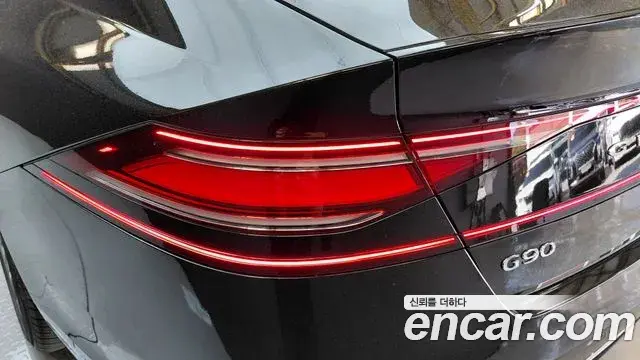 Genesis G90 2023 — Photo 8/35