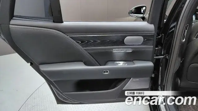 Genesis G90 2023 — Photo 19/35