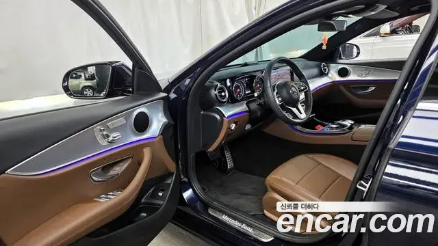 Mercedes-Benz E-Class 2020 — Фото 10/20