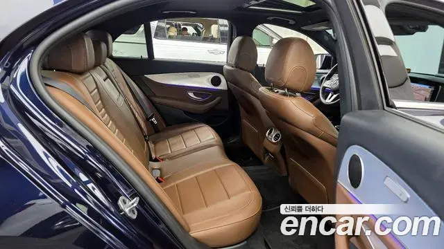 Mercedes-Benz E-Class 2020 — Фото 12/20