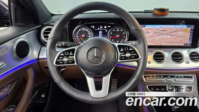 Mercedes-Benz E-Class 2020 — Фото 13/20