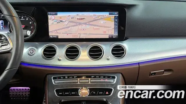 Mercedes-Benz E-Class 2020 — Фото 14/20