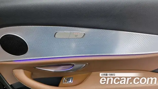 Mercedes-Benz E-Class 2020 — Фото 18/20
