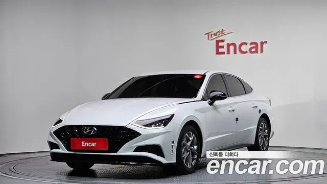 Hyundai Sonata Hybrid 2022 — ფოტო 29/32