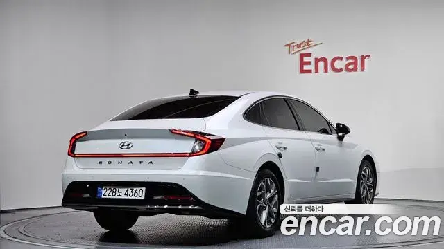 Hyundai Sonata Hybrid 2022 — ფოტო 8/32