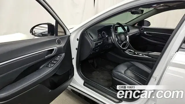 Hyundai Sonata Hybrid 2022 — ფოტო 27/32