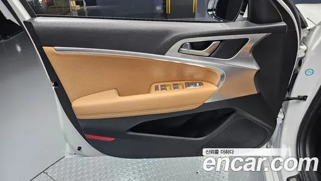 Genesis G70 2021 — ფოტო 14/31