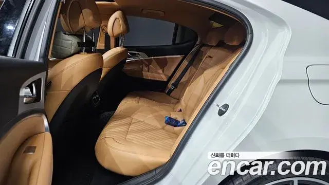 Genesis G70 2021 — ფოტო 7/31