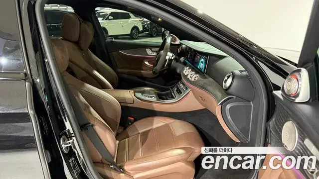 Mercedes-Benz E-Class 2023 — Фото 6/20