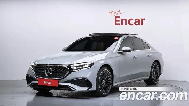 Mercedes-Benz E-Class 2024 — Photo 15/20