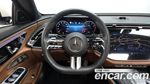 Mercedes-Benz E-Class 2024 — Photo 1/20