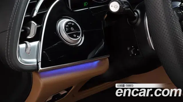 Mercedes-Benz E-Class 2024 — Photo 17/20