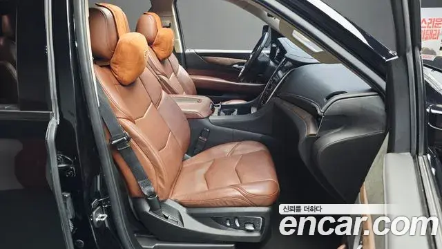 Cadillac Escalade 2019 — Фото 12/20