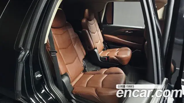 Cadillac Escalade 2019 — Photo 28/32