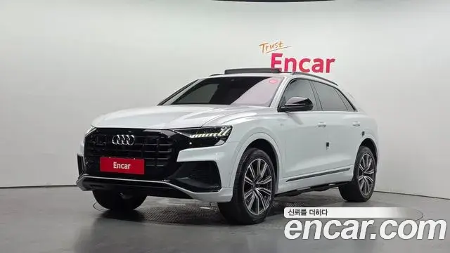 Audi Q7 2021 — Фото 1/20