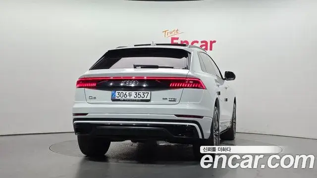 Audi Q7 2021 — Фото 4/20