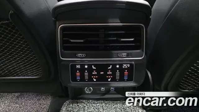 Audi Q7 2021 — Фото 17/20