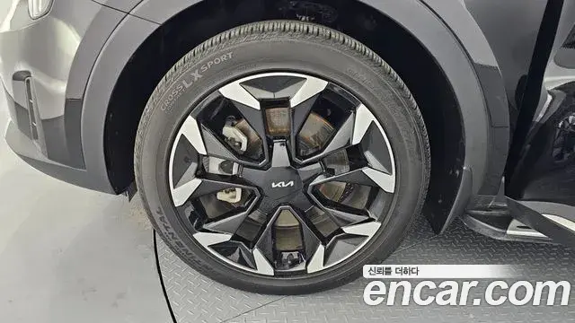 Kia Sorento 2023 — ფოტო 25/30
