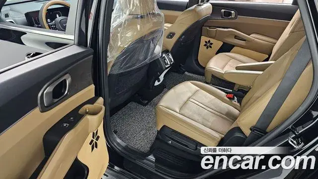Kia Sorento 2023 — ფოტო 7/30