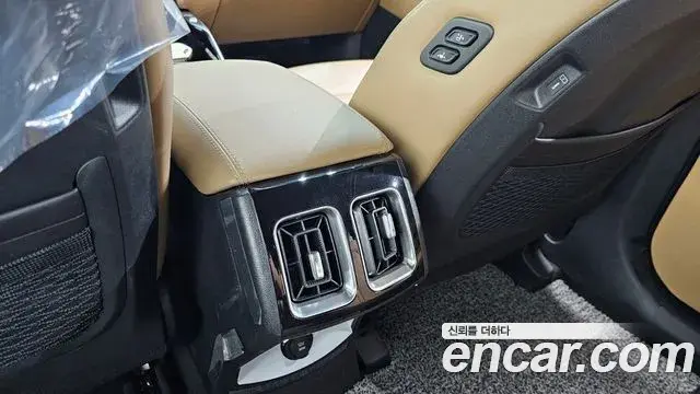 Kia Sorento 2023 — ფოტო 2/30