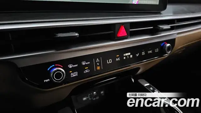 Kia Sorento 2023 — ფოტო 14/30