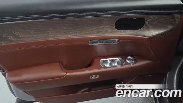 Genesis G90 2022 — Şəkil 33/35