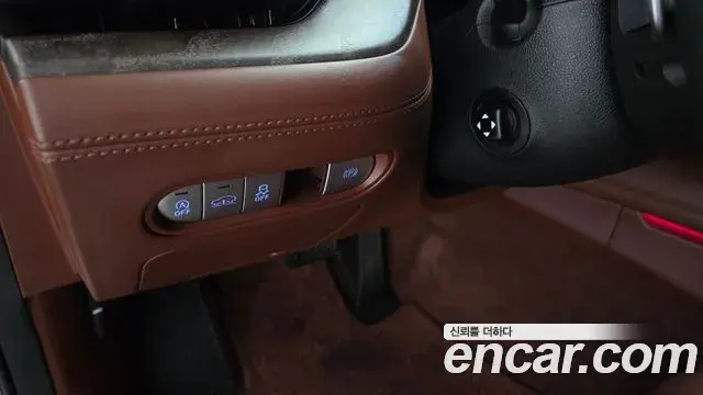 Genesis G90 2022 — Şəkil 32/35