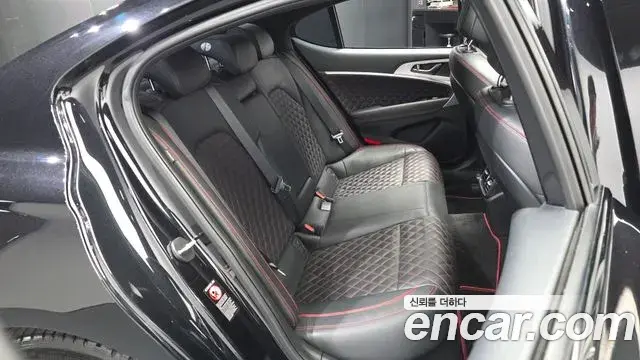 Genesis G70 2020 — Photo 22/34