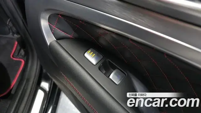 Genesis G70 2020 — Photo 24/34