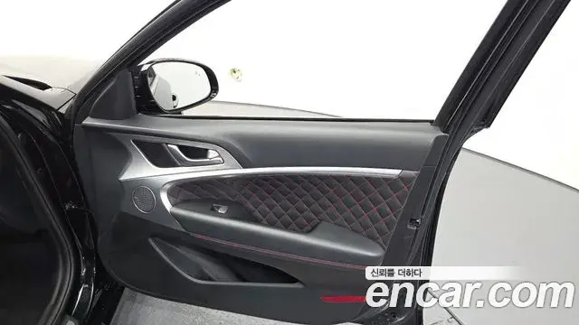 Genesis G70 2020 — Photo 20/34