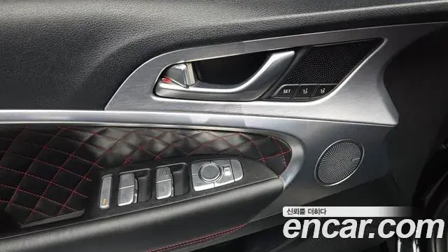 Genesis G70 2020 — Photo 18/34