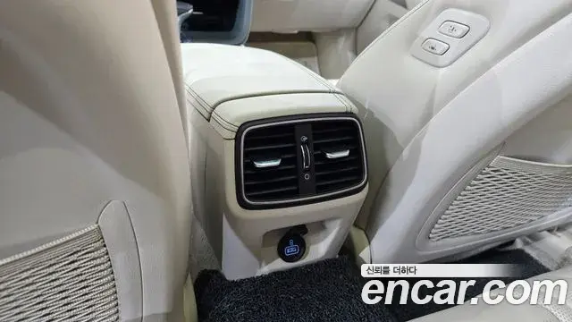 Genesis G70 2018 — Photo 22/34