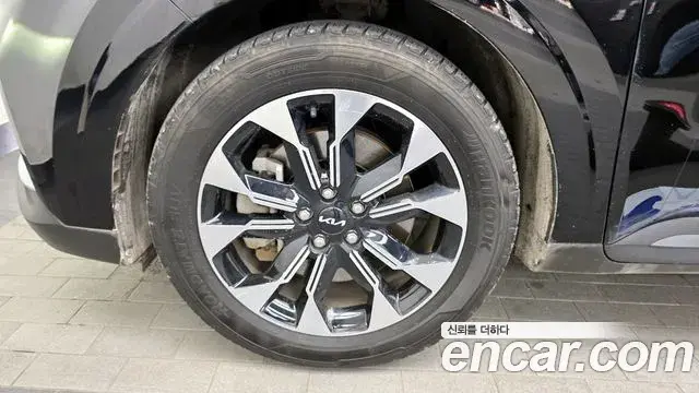 Kia Carnival 2022 — Photo 31/32
