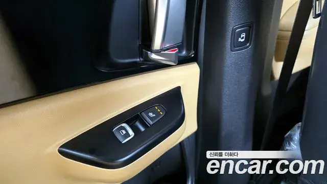 Kia Carnival 2022 — Photo 23/32
