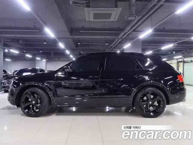 Bentley Bentayga 2020 — Photo 1/20