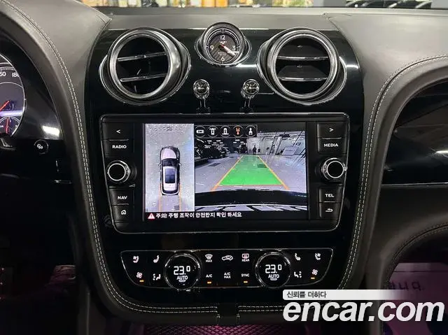 Bentley Bentayga 2020 — Photo 11/20
