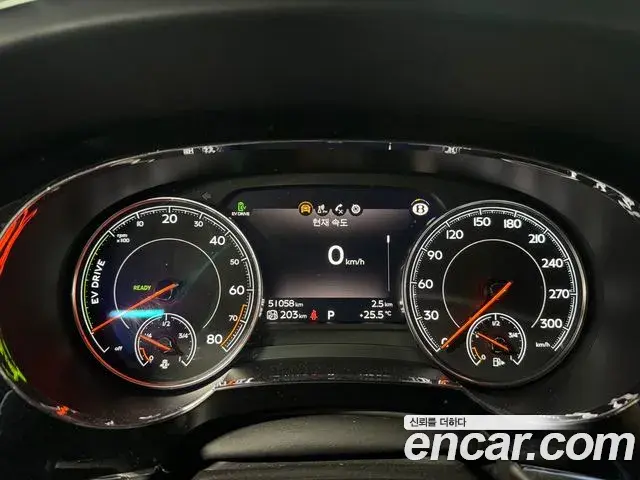 Bentley Bentayga 2020 — Photo 18/20