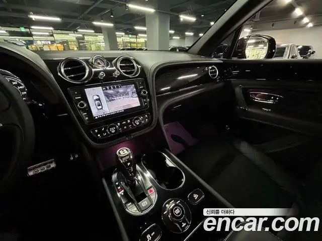 Bentley Bentayga 2020 — Photo 16/20