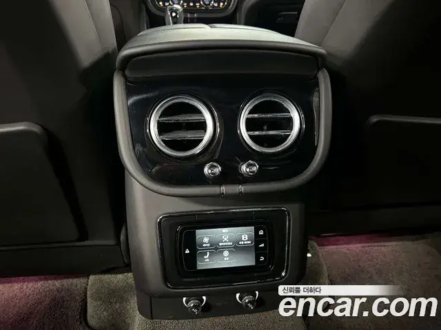Bentley Bentayga 2020 — Photo 8/20
