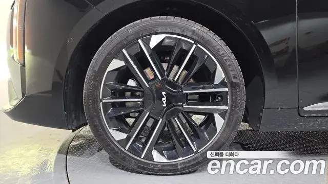 Kia K8 2024 — Photo 12/31