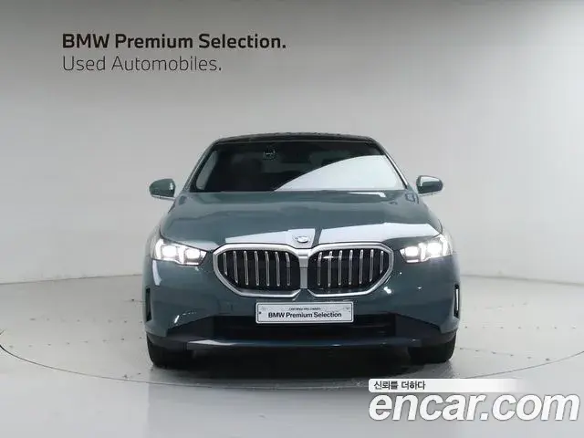 BMW 5 Series 2025 — ფოტო 18/20