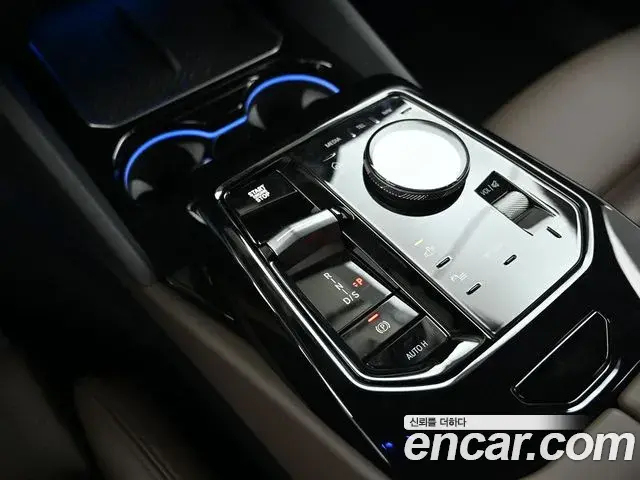 BMW 5 Series 2025 — ფოტო 8/20