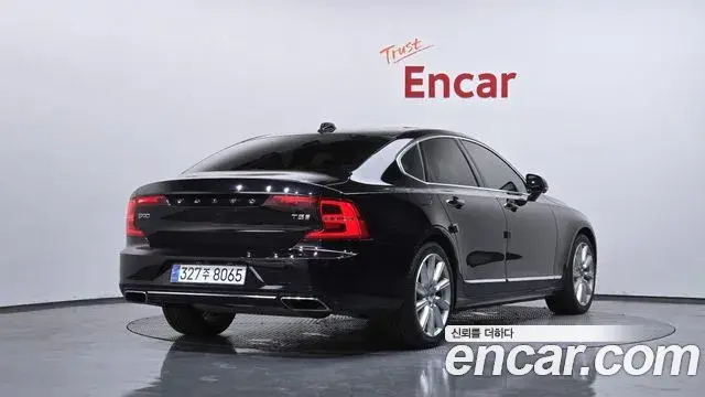 Volvo S90 2019 — Şəkil 24/33