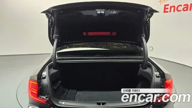 Volvo S90 2019 — Şəkil 15/33
