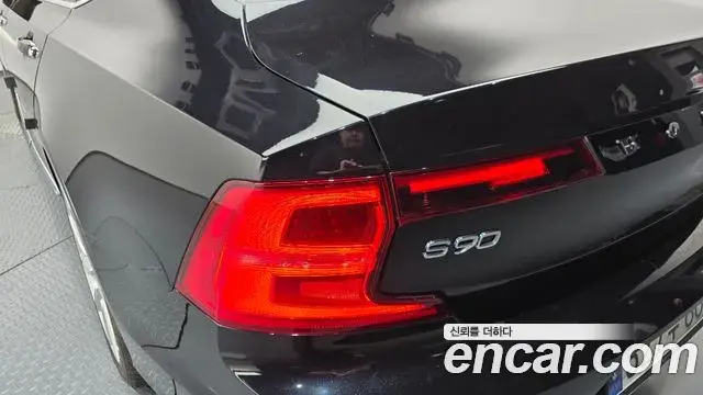 Volvo S90 2019 — Şəkil 31/33